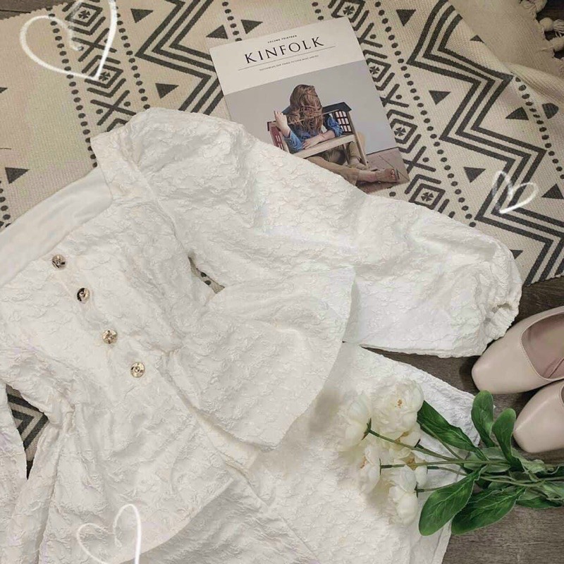 Set áo peplum trắng cổ vuông bo eo + short