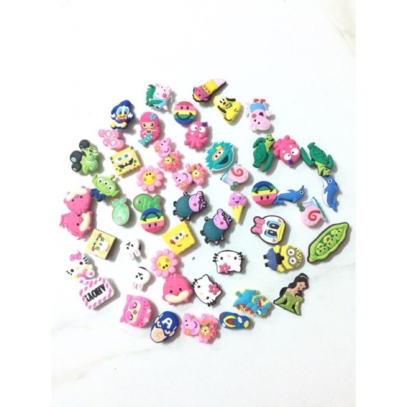 Jibbitz gắn sục , sticker gắn dép