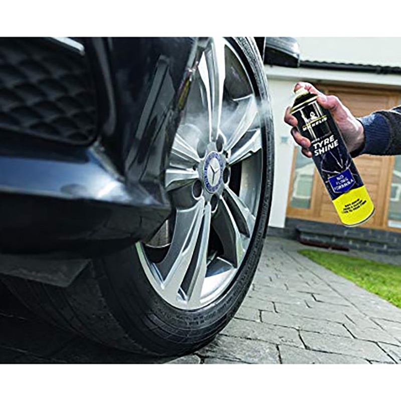 Chai Xịt Vệ Sinh Bảo Dưỡng và Làm Bóng Lốp Ô Tô Michelin W31432 Auto Expert Tyre Shine 520ml (hàng chính hãng)