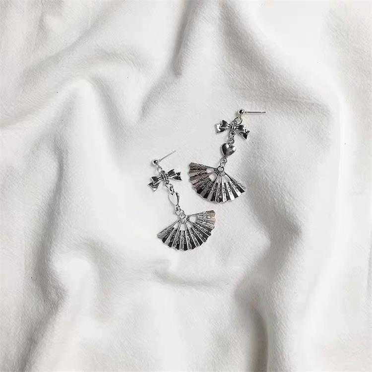 Khuyên tai hình trái tim nơ và quạt nhỏ xinh xắn thời trang Nhật Hàn 2267