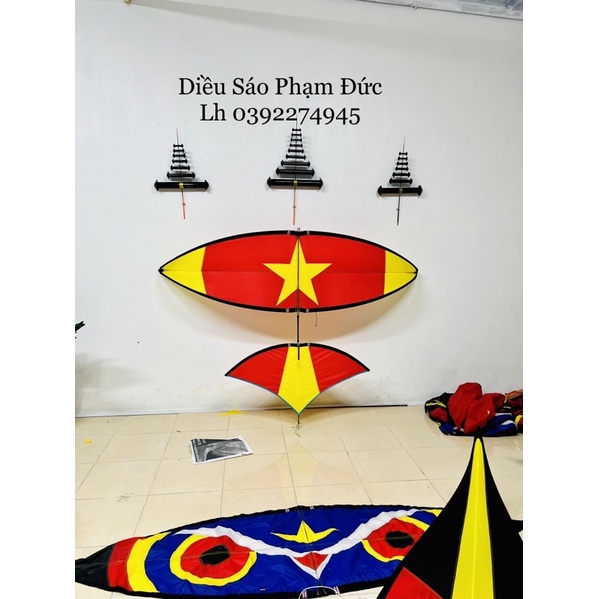 Diều sáo .mẫu cờ đỏ phối màu .giá chưa bao gồm sáo
