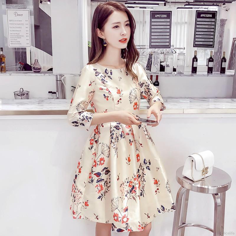 Đầm cổ tròn in hoa mùa hè