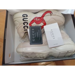 Giày Gucci môi hàng siêu cấp