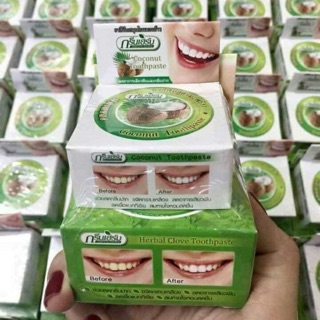 Bột tẩy trắng răng Herbal Clove Toothpaste Thái Lan