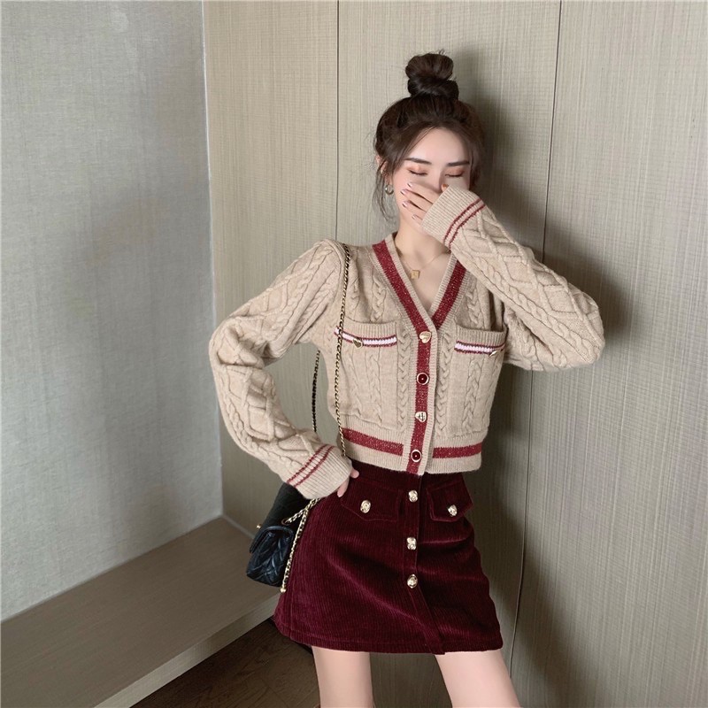 Áo len cardigan + chân váy