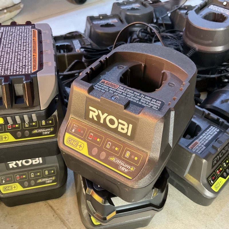 Sạc Ryobi 18V điện 120V hàng Mỹ 🇺🇸