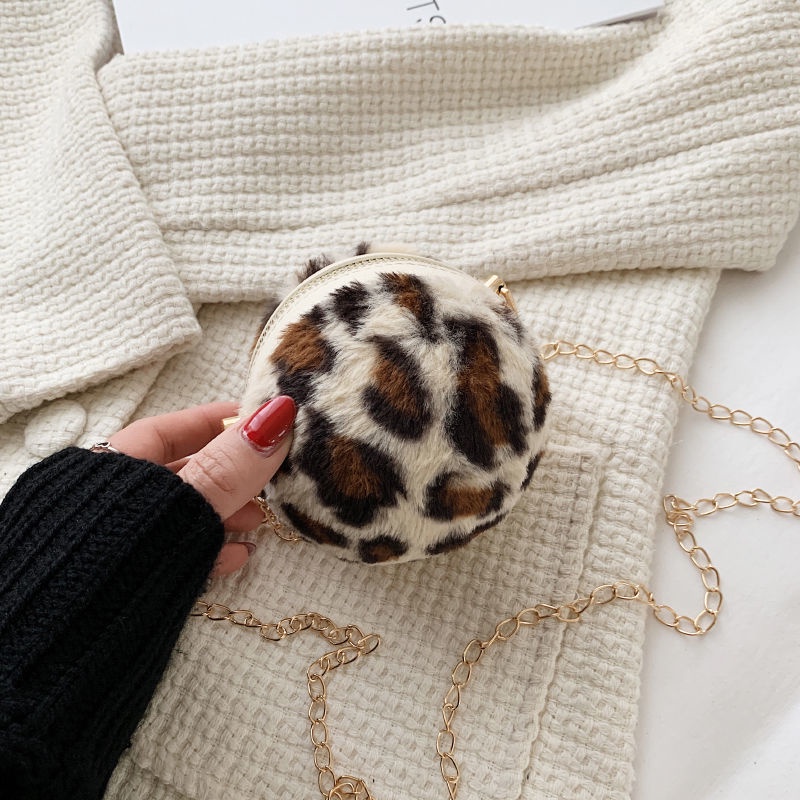 Túi Xách Đeo Vai Mini Hình Quả Bóng Đá Phủ Lông Dễ Thương Thời Trang Thu Đông Cho Nữ