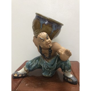Chậu tượng La Hán cõng vò