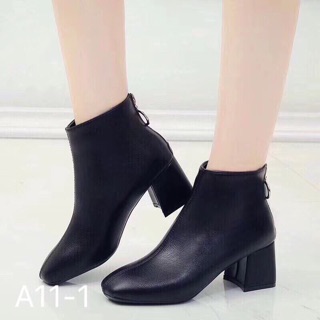 Boot cổ ngắn da lì