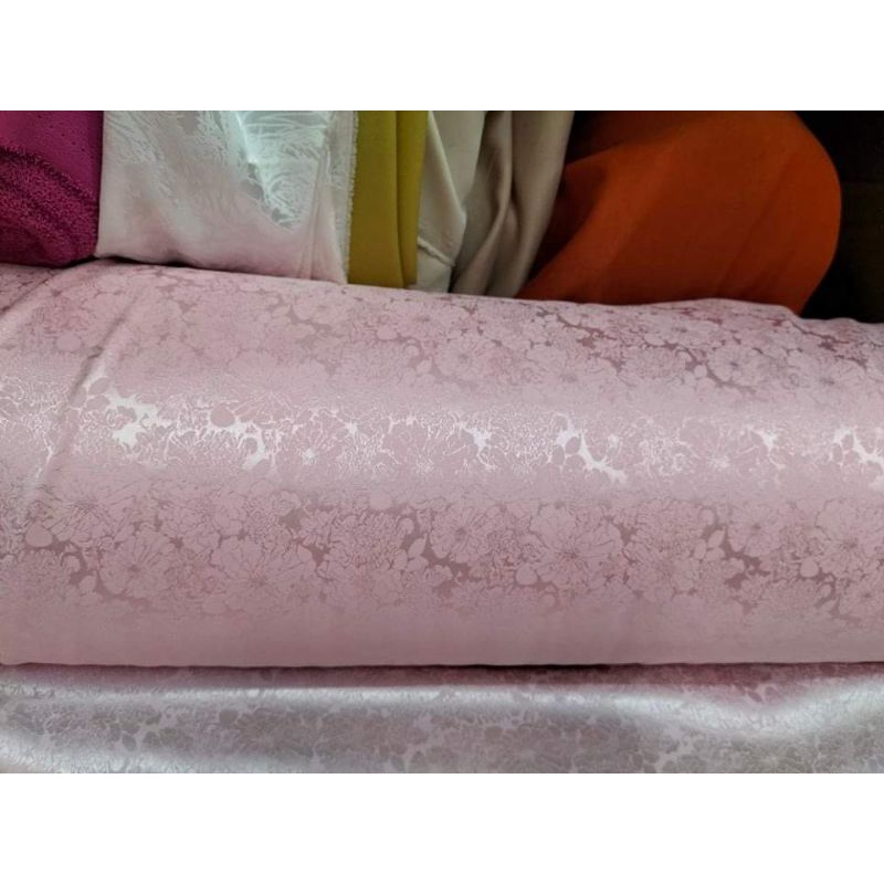 Áo dài nữ cách tân gấm hoa hồng cài nơ cổ - Áo dài MAAY