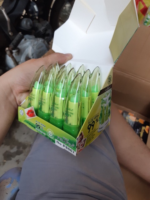 Son dưỡng môi nha đam Aloe Vera 99%