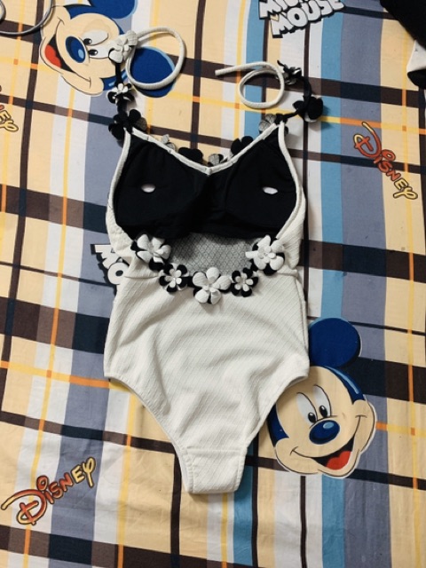 Thanh lý Bikini đính hoa (mới 80%) - size nhỏ | BigBuy360 - bigbuy360.vn