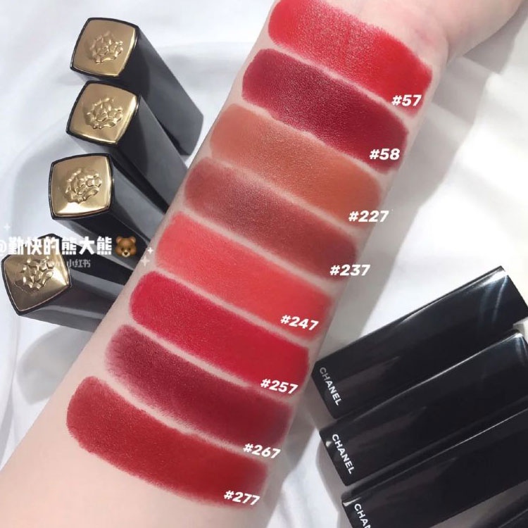 Son Môi Nhung Lì Thiết Kế Hình Đầu Sư Tử Ấn Tượng