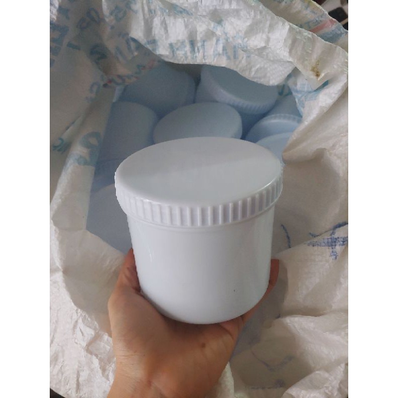 Hủ nhựa nhập khẩu 500gr