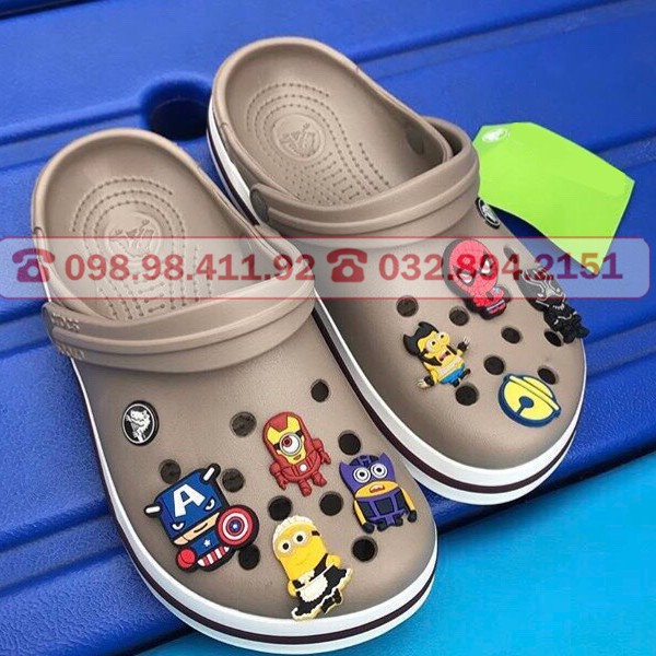 dép cross💖FREESHIP💖dép cross đế bánh mì màu nâu viền đen DEPCROSSNAU1 tặng thêm 12 sticker  cross | BigBuy360 - bigbuy360.vn