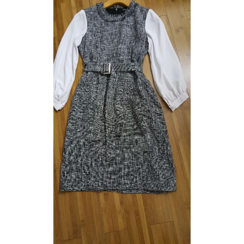 Thanh lý đầm dạ tweed phối tay trắng Mullet boutique
