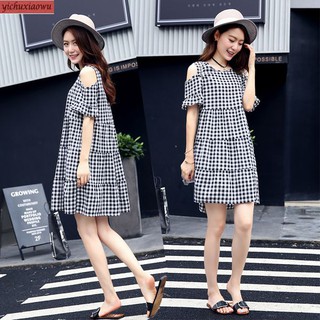 Váy kẻ hở vai 4 tầng