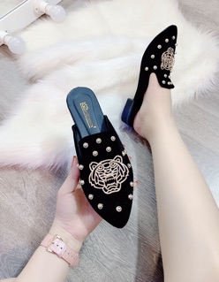 Sục kenzo hỗ cực xinh