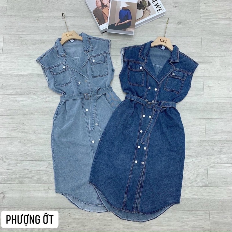 Đầm jeans cài khuy cổ vest sát nách kèm belt
