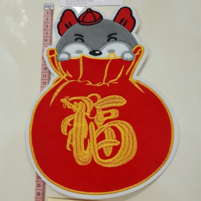 Chú chuột trong bao tiền