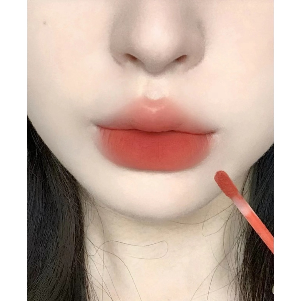 Son Kem Màu Lì Dưỡng Ẩm Hình Que Kem Cho Nữ
