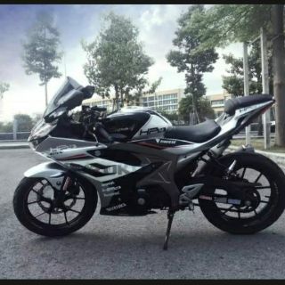 Kính chắn gió GSX R150 Cao Cấp