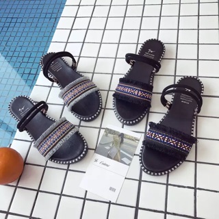 Sandal thổ cẩm