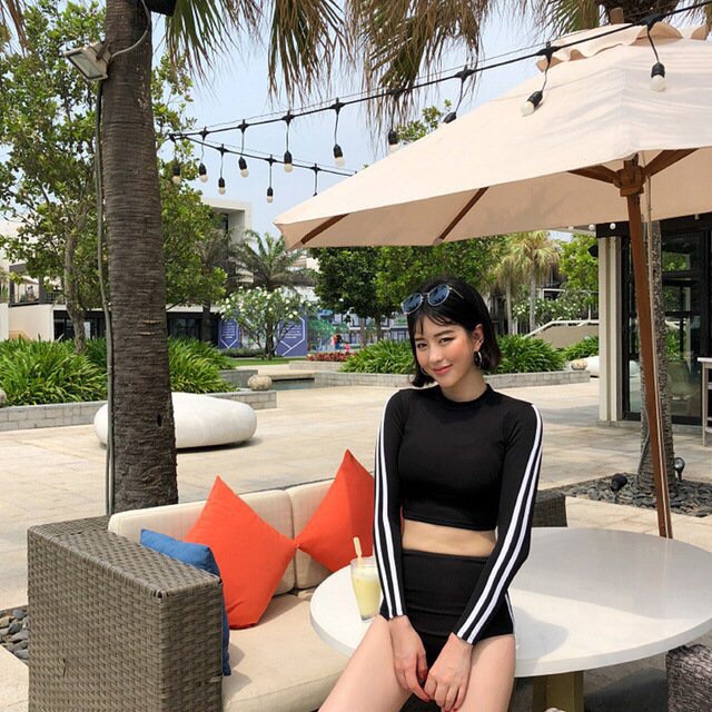 Bộ bơi bikini tay dài sọc trắng
