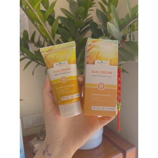 Kem chống nắng kiềm dầu , nâng tone sp 50+ biocos