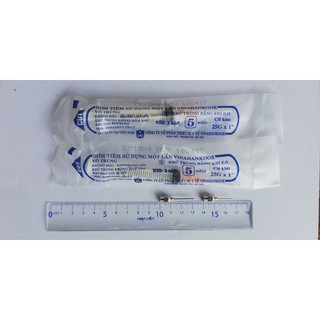 2 cái Bơm tiêm 5ml Vinahancook, 1 cái kim 12, 1 cái kim 7 dùng để tiêm chó, mèo, lợn, gà, chim cảnh
