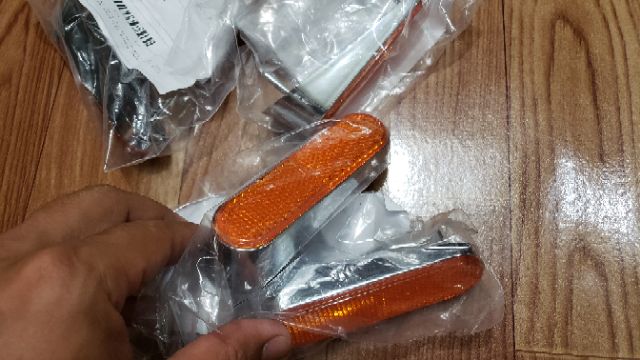 Phản quang hông vespa gts