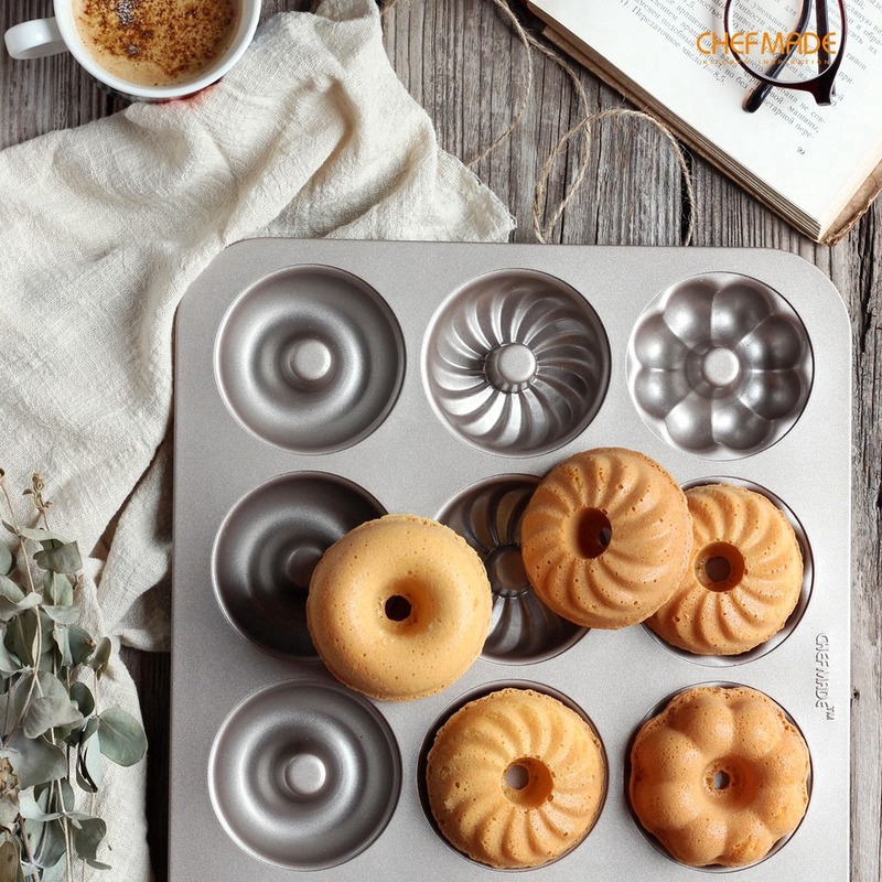 Khuôn Nướng Bánh CHEFMADE WK9223 Chống Dính 12 Ngăn 3 Kiểu Họa Tiết Hình Bí Donut