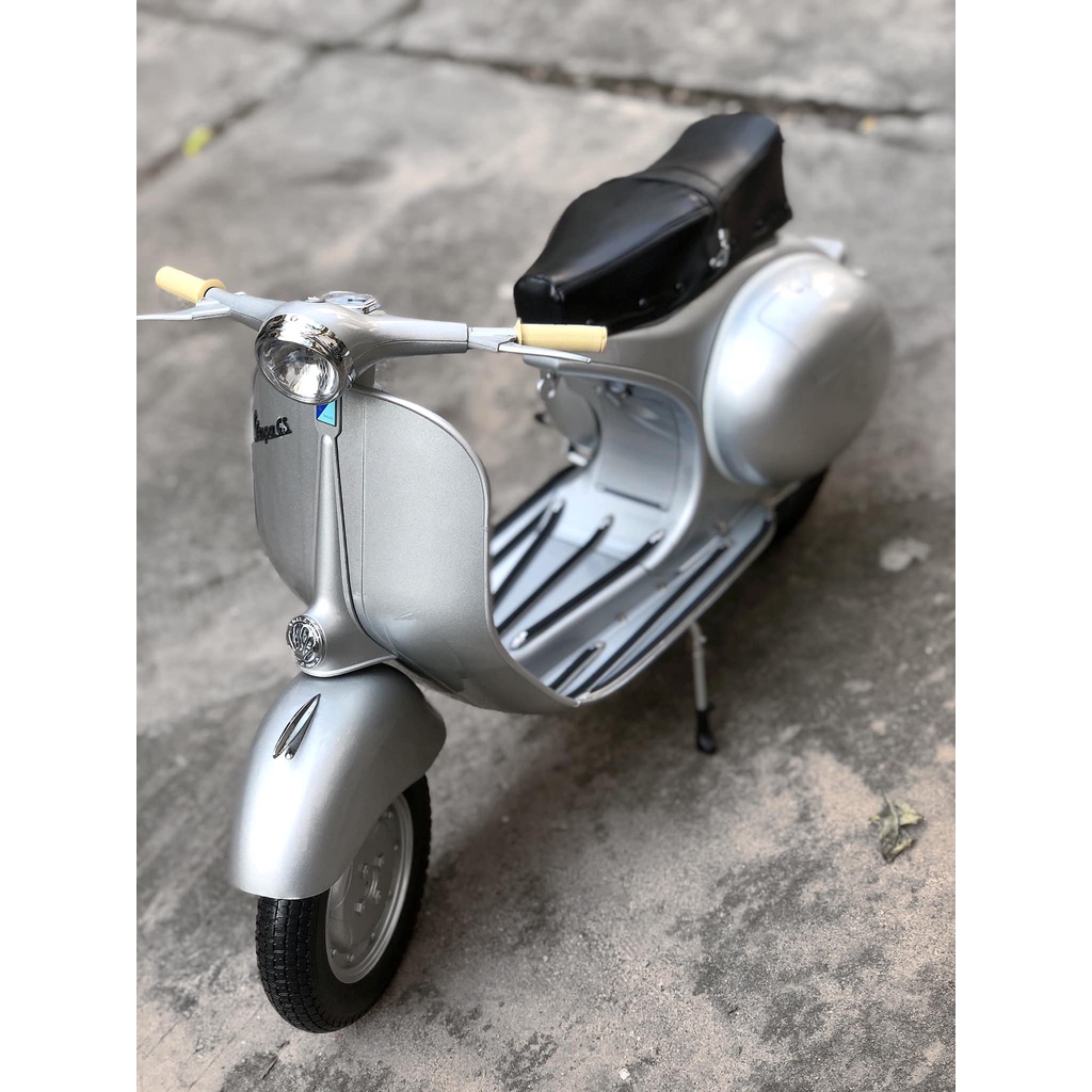 Xe Vespa GS 150 chạy được cho trẻ con phiên bản thu nhỏ của vespa gs chất liệu thép cao cấp màu xám trắng