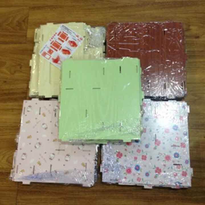 Kệ Để Đồ Trang Điểm Có Gương Kích Thước 28x17x26cm (BQ322)