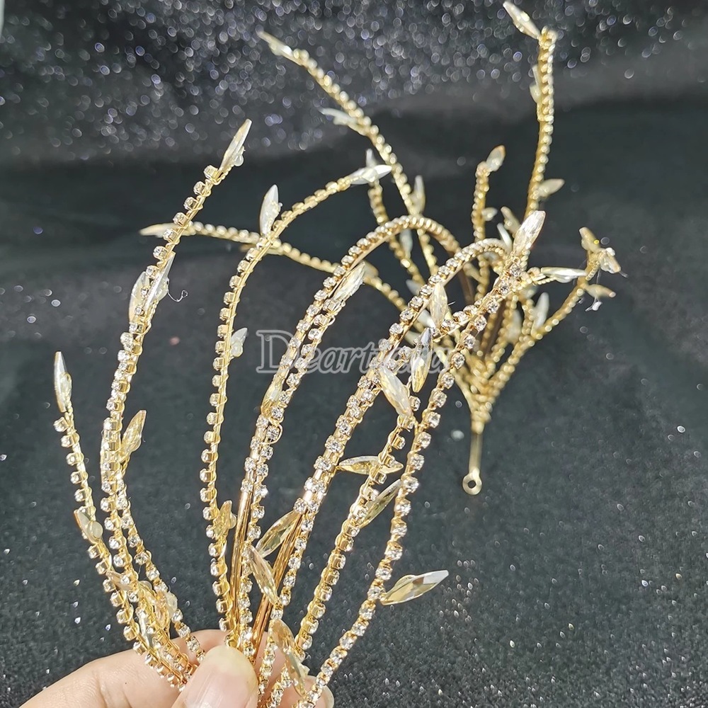 Vương miện hình lá thanh lịch cho cô dâu