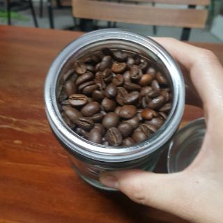 Hũ thủy tinh đựng cà phê