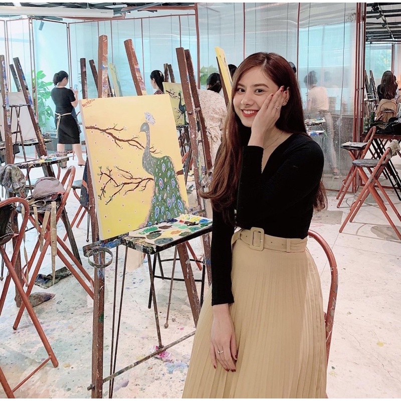 SET ÁO ĐEN CHÂN VÁY KEM DẬP LY BELT