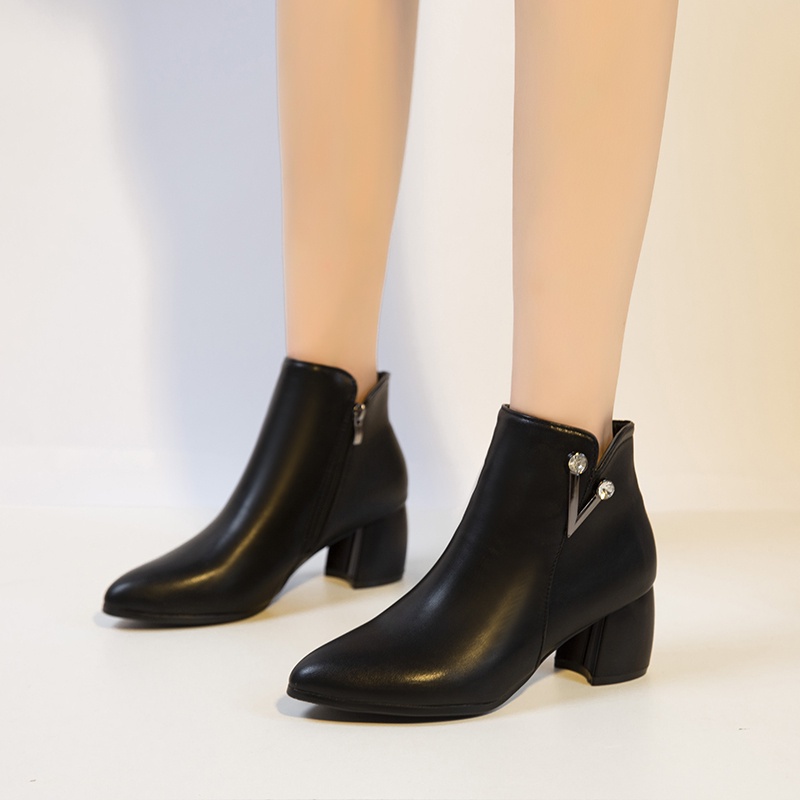 Giày bốt da màu trơn thời trang nữ tính năng động