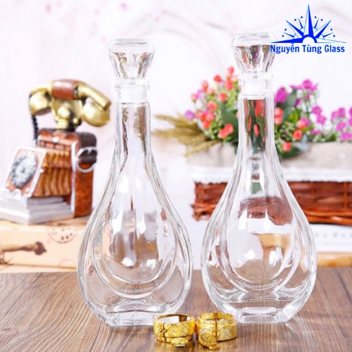 Chai đựng rượu thủy tinh 500ml - Mẫu Giọt nước có khoá vàng