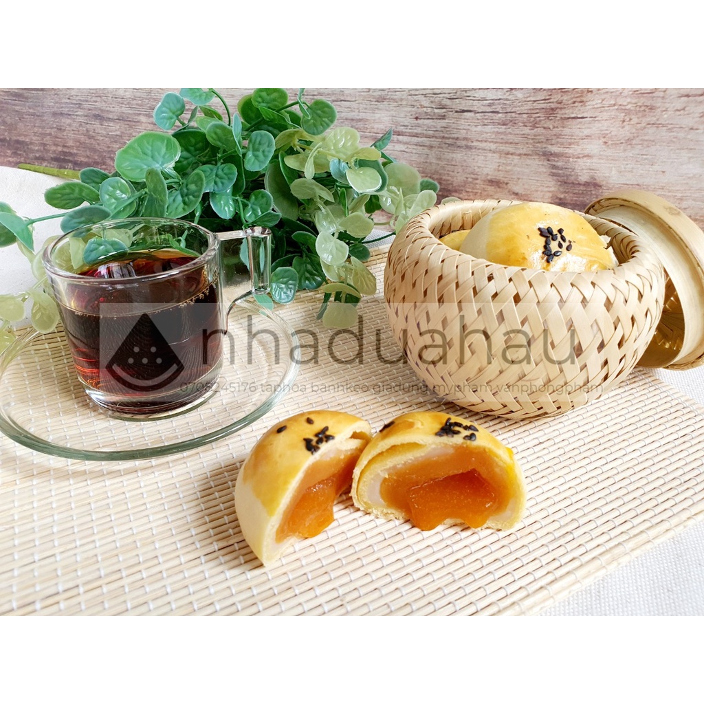 Một thùng gồm 2.5kg bánh ngàn lớp nhân trứng chảy Đài Loan khoảng 48 cái