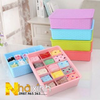 Hộp đựng tất đồ lót chia ngăn. Hộp chia ngăn có nắp đậy
