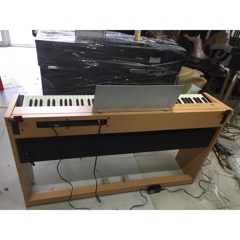 piano roland f100