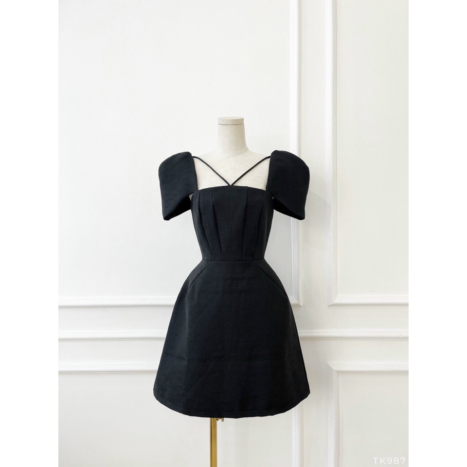 Đầm xoè chéo dây