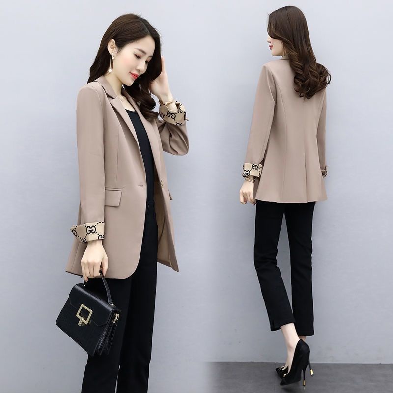 Bộ đồ mỏng áo khoác ngắn năm mới lưới màu đỏ nóng phong cách giản dị tay áo ba phần tư