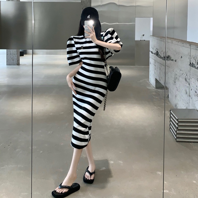 Đầm Maxi Hai Dây Họa Tiết Kẻ Sọc Thời Trang Mùa Hè Quyến Rũ Cho Nữ