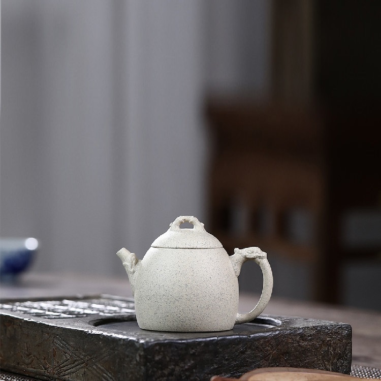 Ấm Tử Sa Nghi Hưng Tần Quyền Song Long 220 ml (Bạch Đoạn Nê)