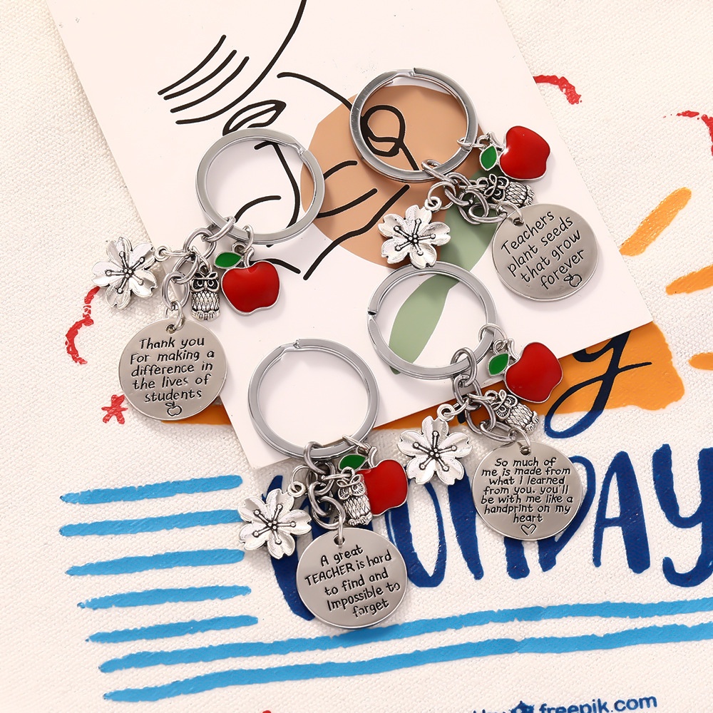 Móc Khóa Quả Táo Màu Đỏ Làm Quà Tặng Ngày Nhà Giáo