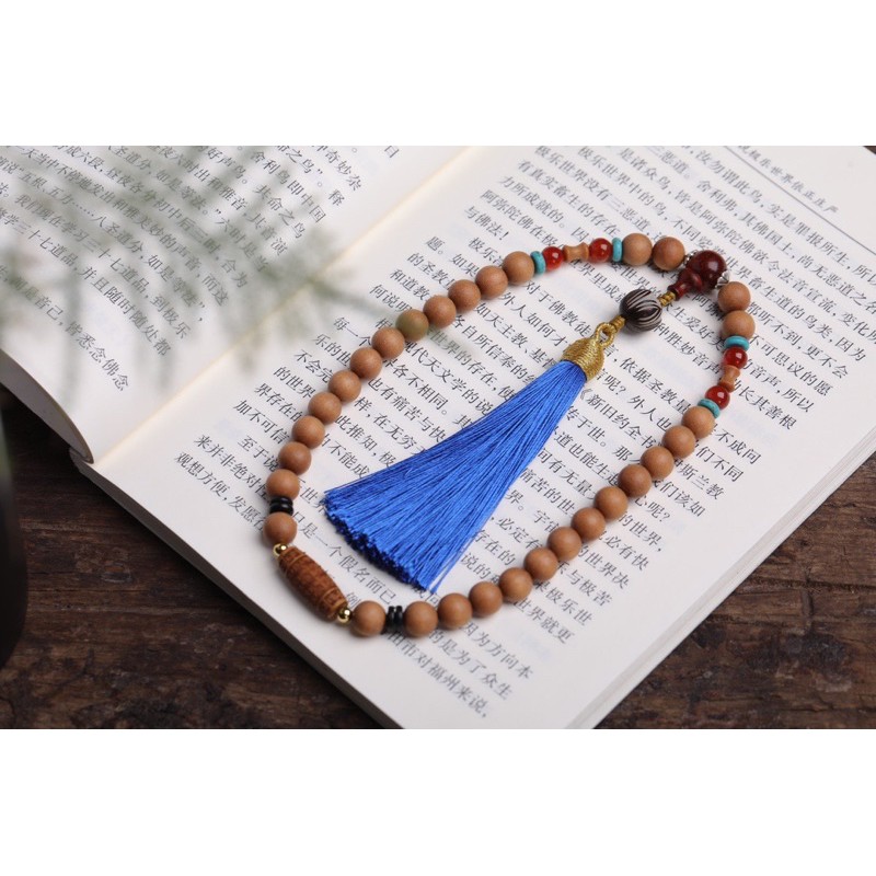Chuỗi Hạt Phật Giáo Cầm Tay Bằng Gỗ Đàn Hương 8m