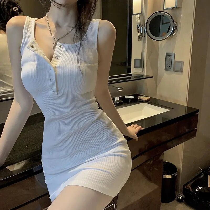 Đầm ngắn đơn giản quyến rũ thời trang 2021 cho nữ