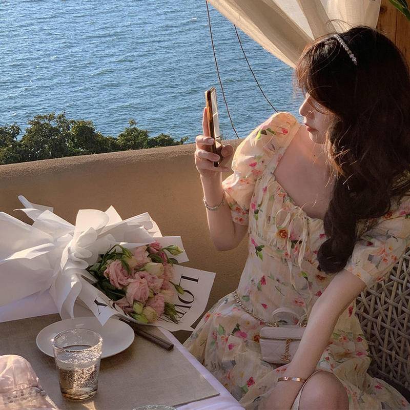 Đầm Tay Ngắn Phồng Cổ Vuông Họa Tiết Hoa Phong Cách Retro Pháp Mới Cho Nữ